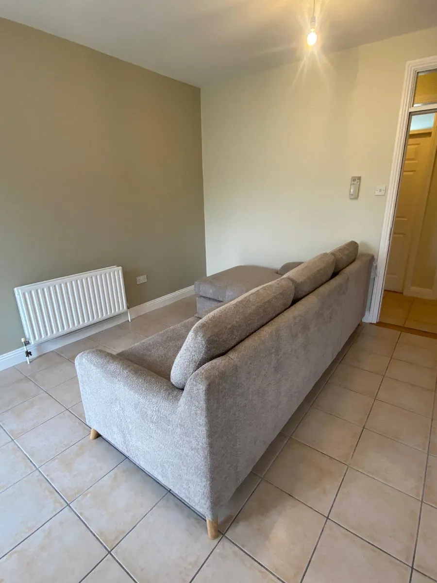 Couch - Image 3