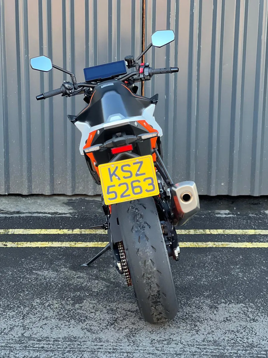 Ex-Demo KTM 990 Duke R 2026 - Image 3