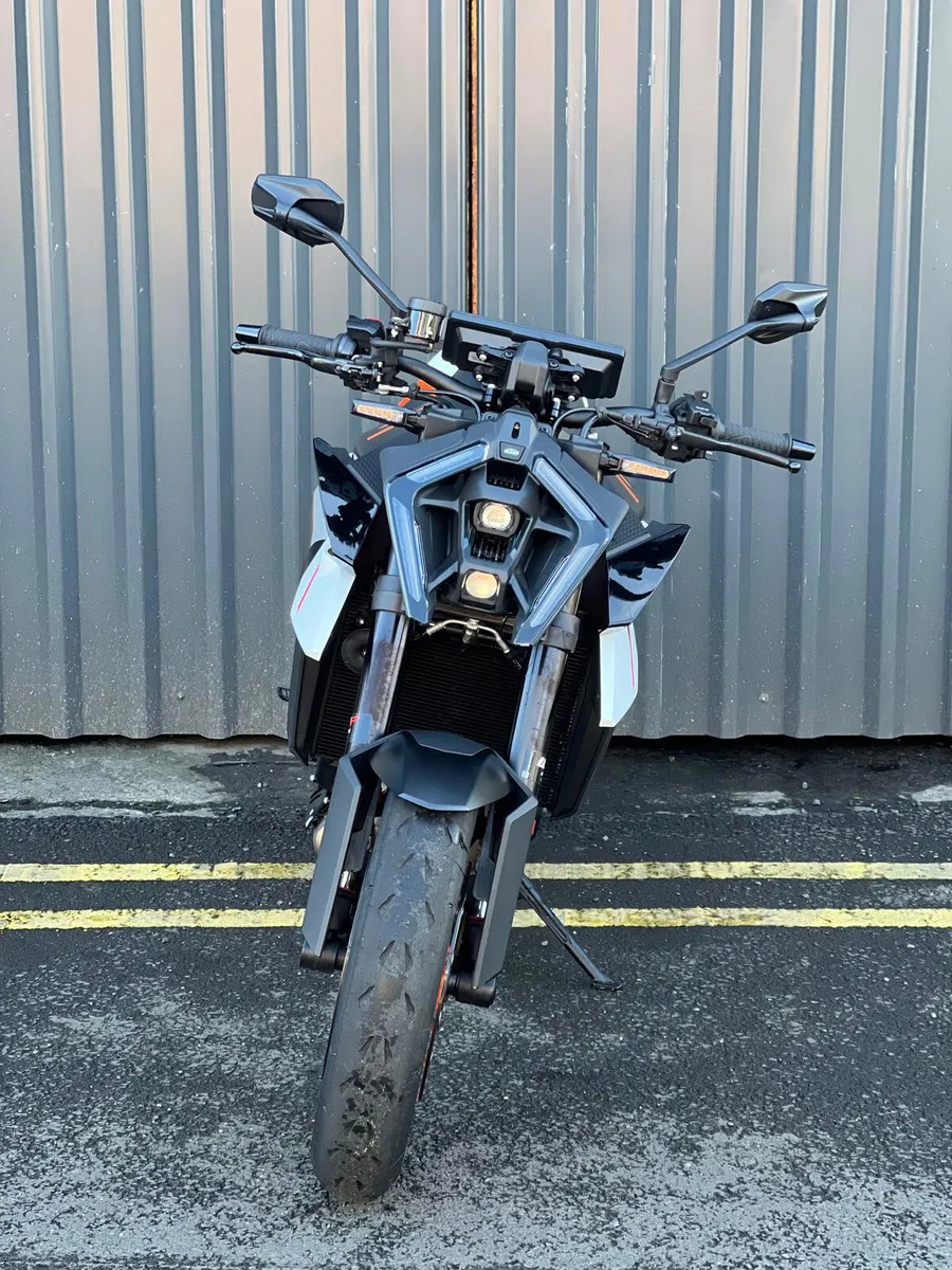 Ex-Demo KTM 990 Duke R 2026 - Image 4