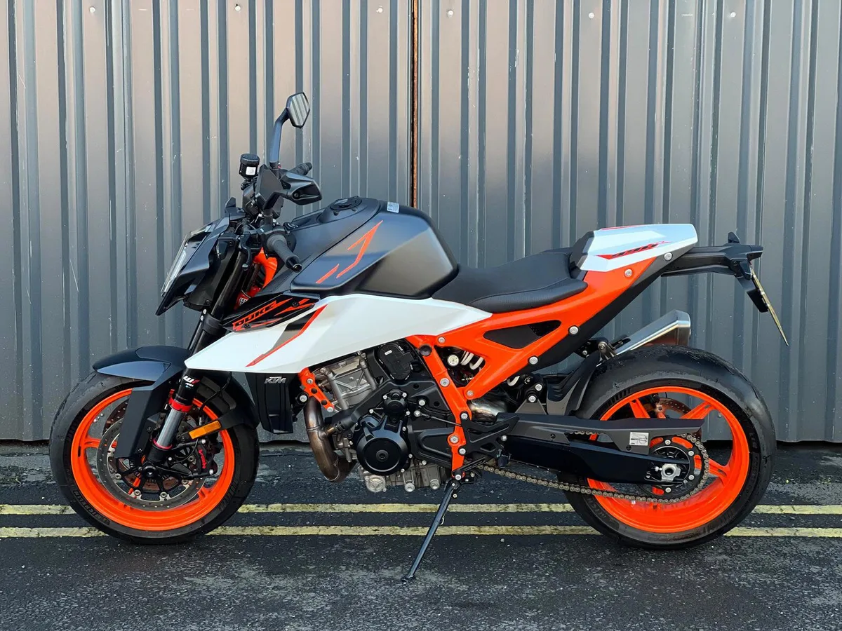 Ex-Demo KTM 990 Duke R 2026 - Image 2