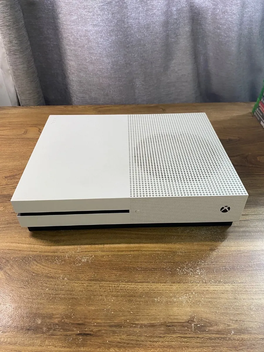 Xbox One S - Image 2