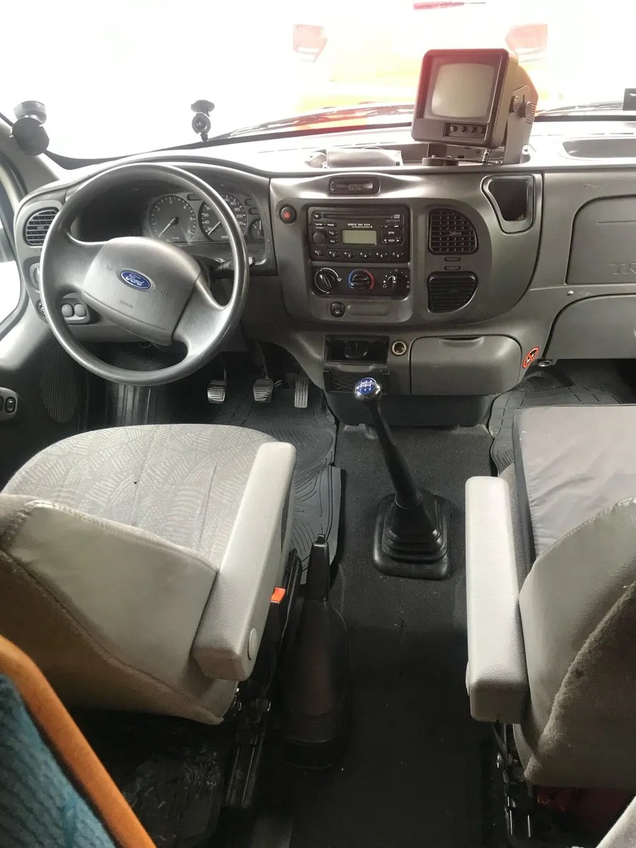 2004 Ford Camper - Image 3