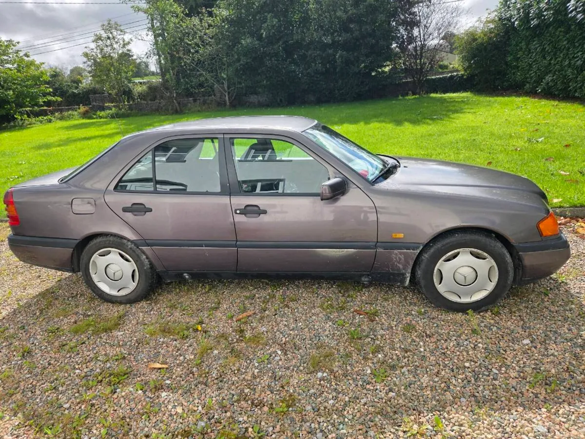 Mercedes C200 diesel 1994 - Image 2