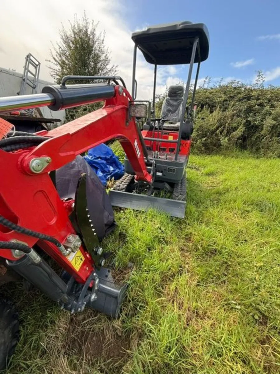 MIni Excavator - Image 3