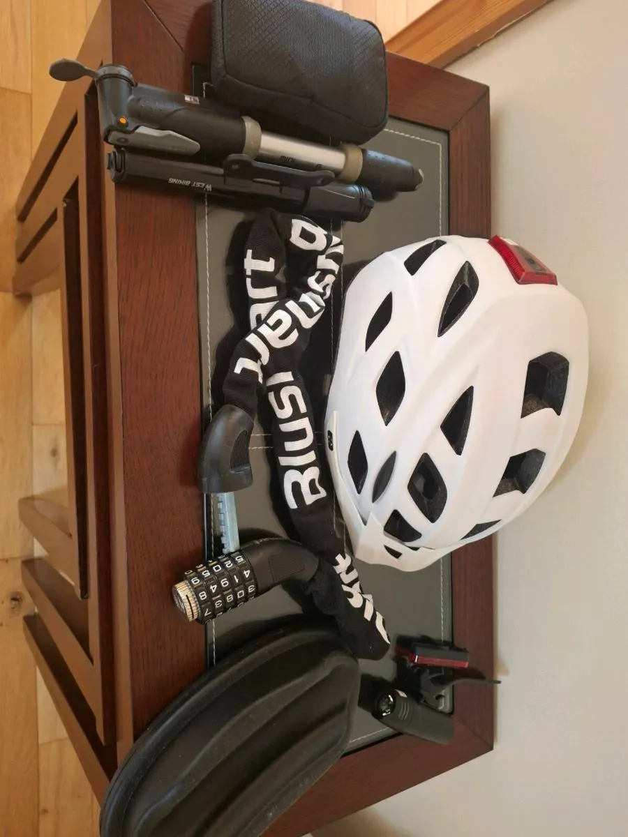 Giant Escape 2 & accessories - Image 4
