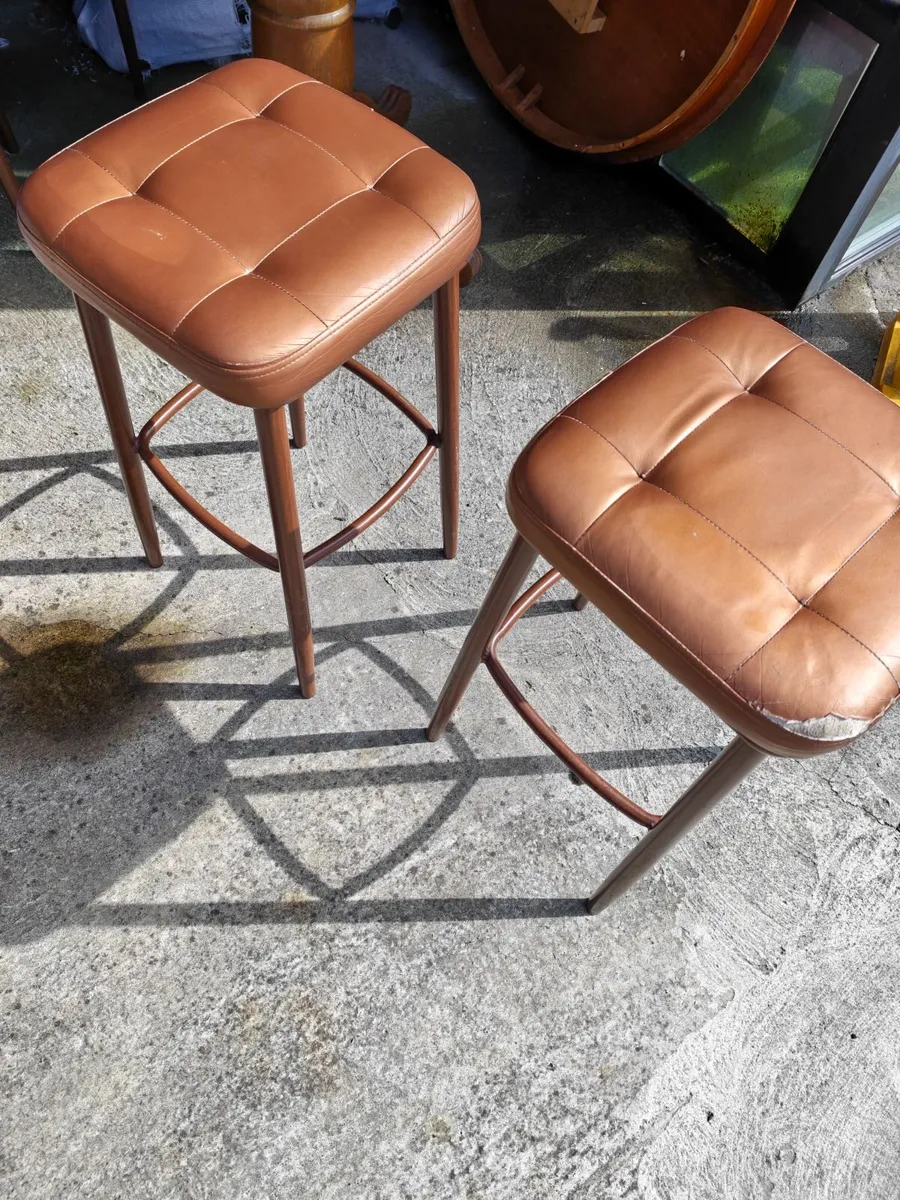 Bar table / stool - Image 2