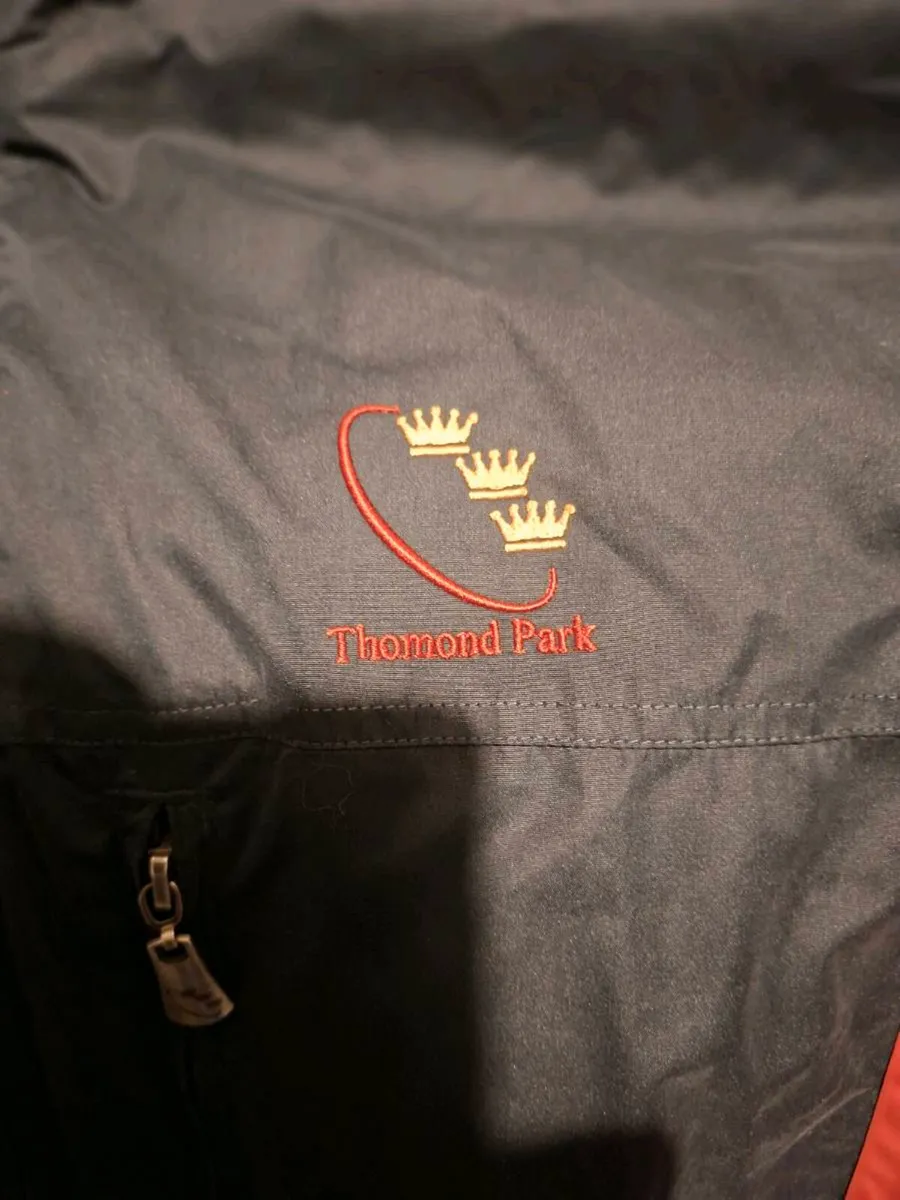 Official Thomond Park Munster Rugby Jacket XL - Image 2