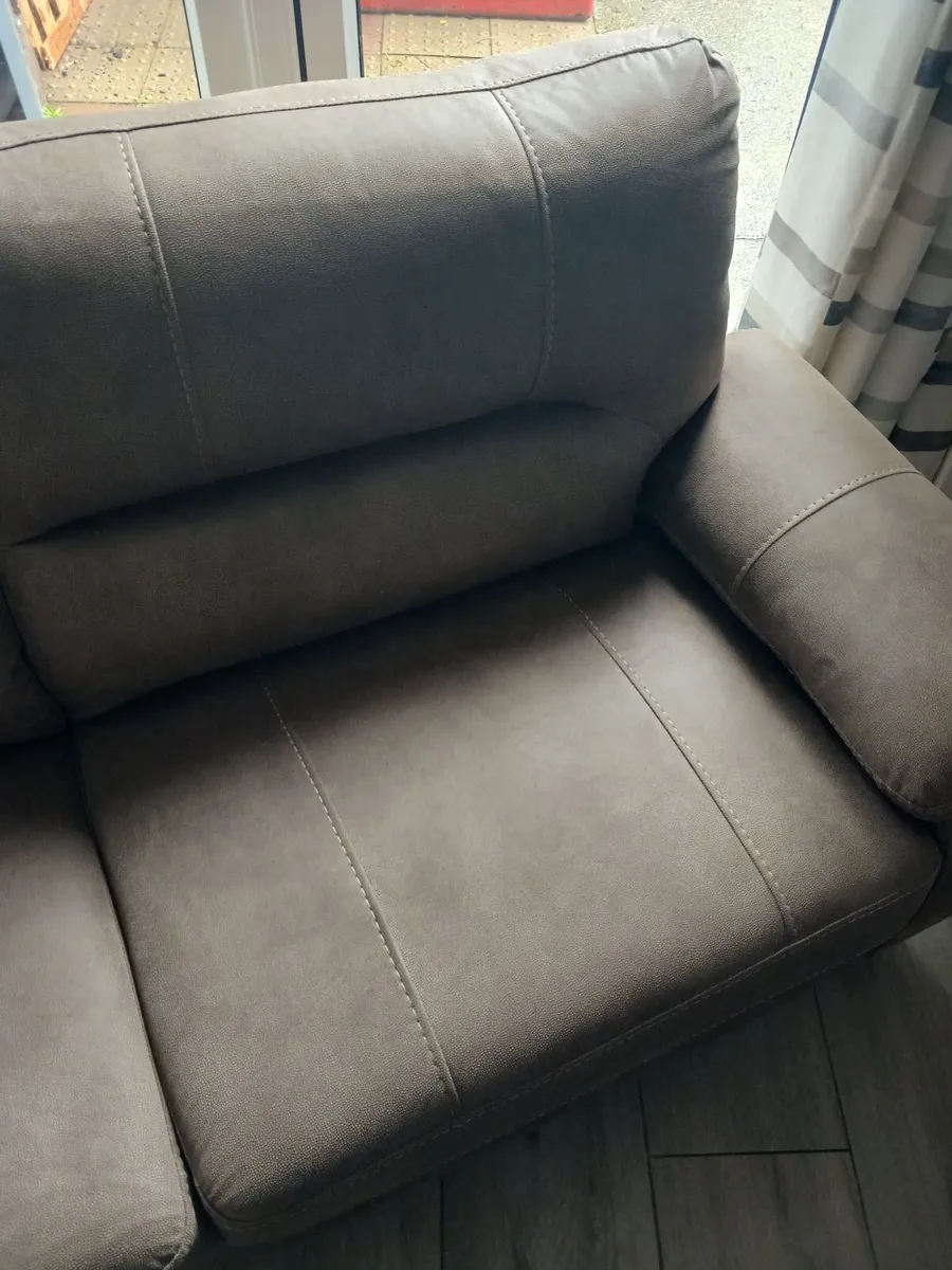 Couch - Image 2