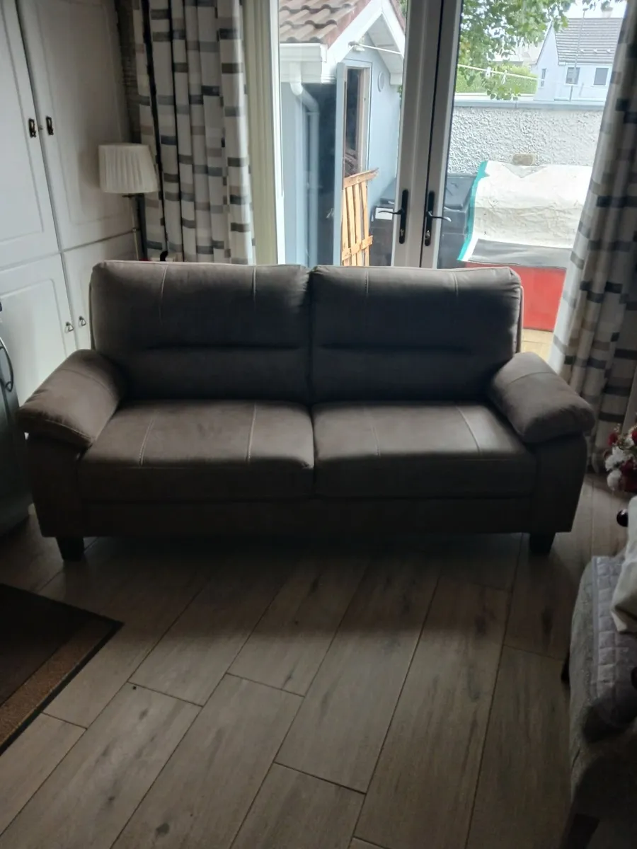 Couch - Image 3
