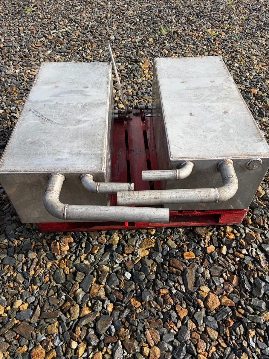 2 x stainless steel diesel tanks - Image 2