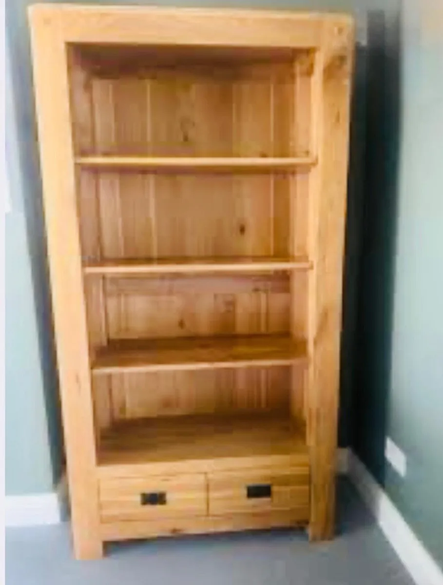 Solid Oak Bookcase/Bookshelf perfect condition. - Image 3