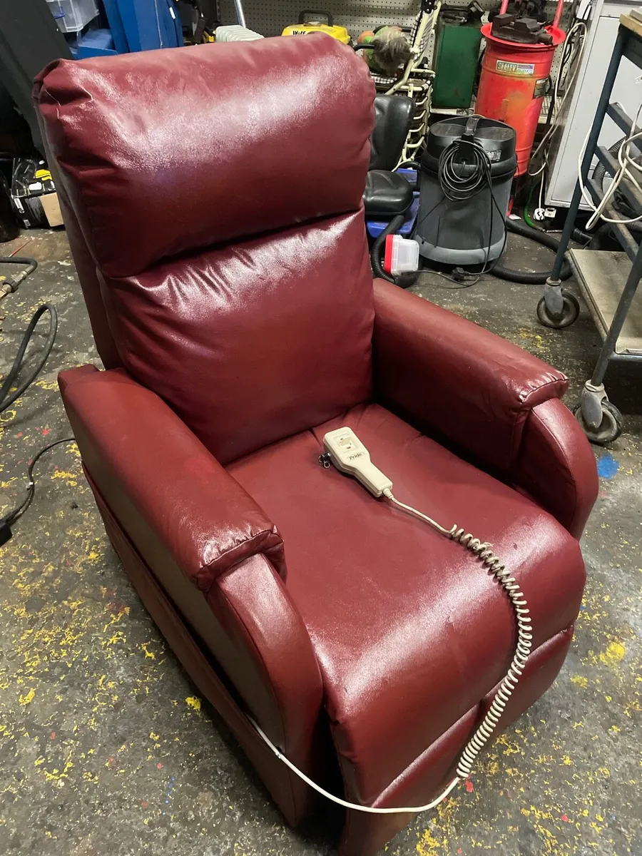 Electric Hight rise and recliner chair - Image 1