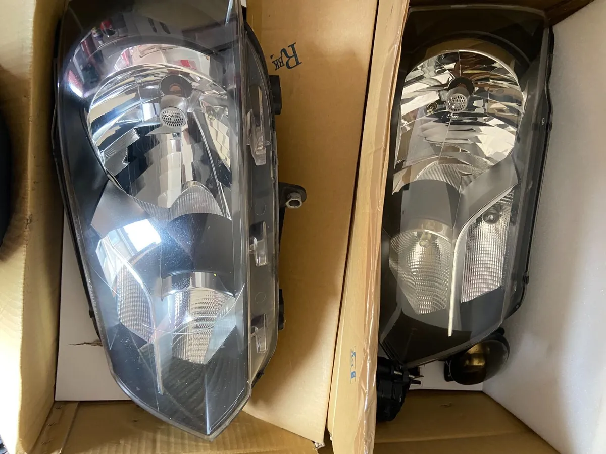 VW Transporter Headlights, fog lights, Radio , - Image 1
