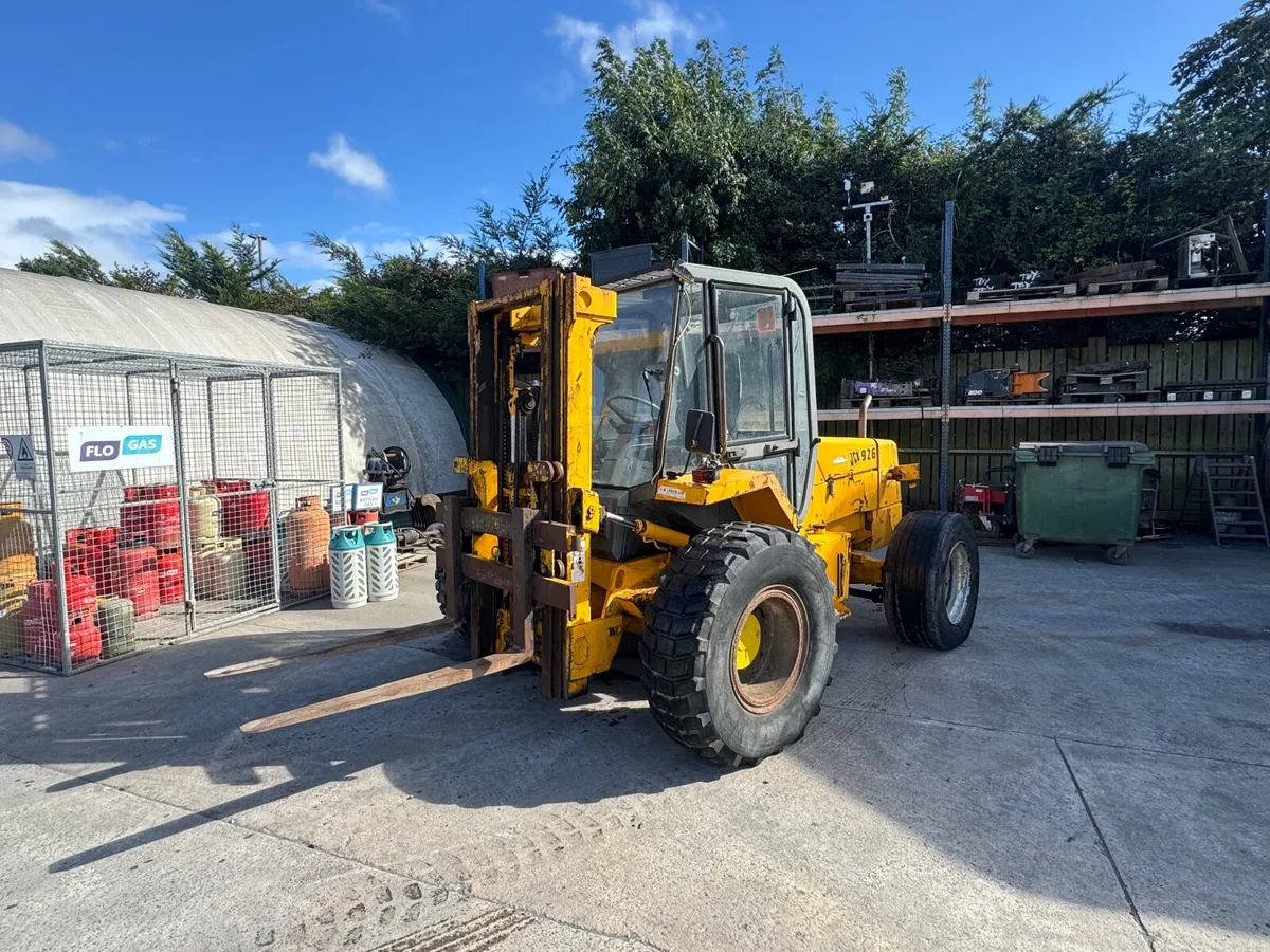 JCB 926 rough terrain forklift - Image 4