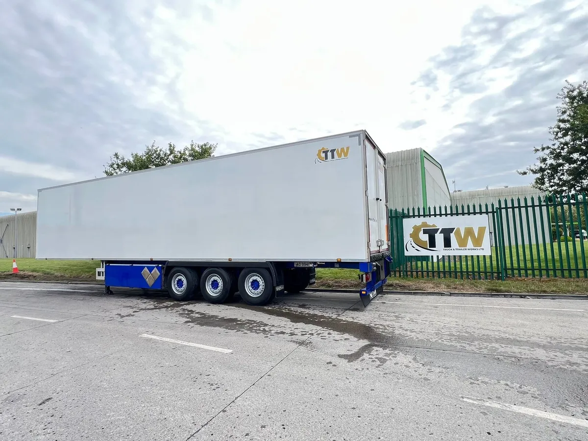 2022 Chereau Fridge Trailer - Image 1