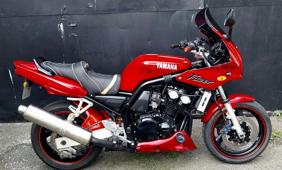 YAMAHA FAZER FZR 600 - Image 1
