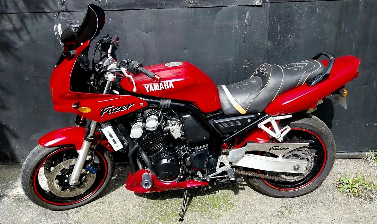 YAMAHA FAZER FZR 600 - Image 2