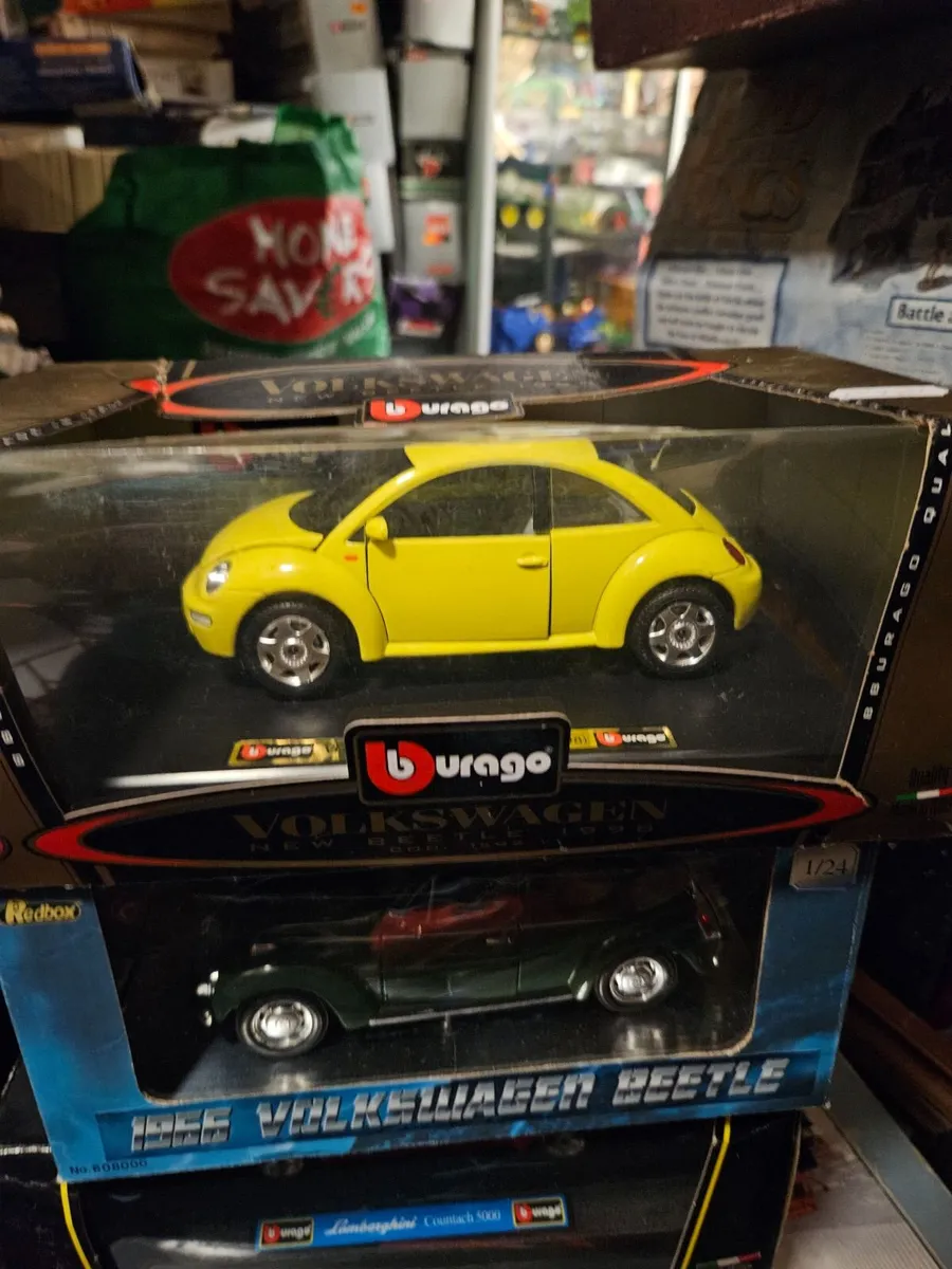 Corgi Burago VW Beetle 1.24 - Image 1