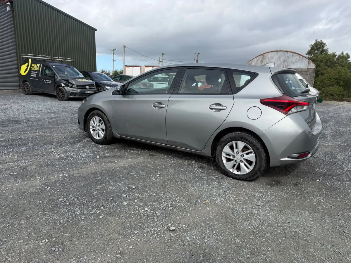 2015 Toyota auris 1.4 diesel - Image 3