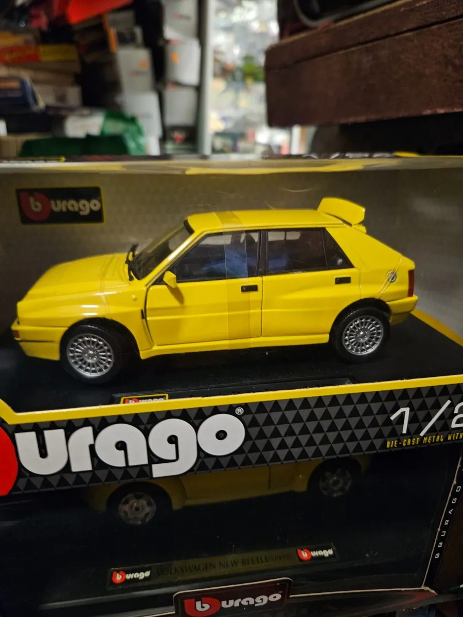 Corgi Burago Lancia 1.24 - Image 2