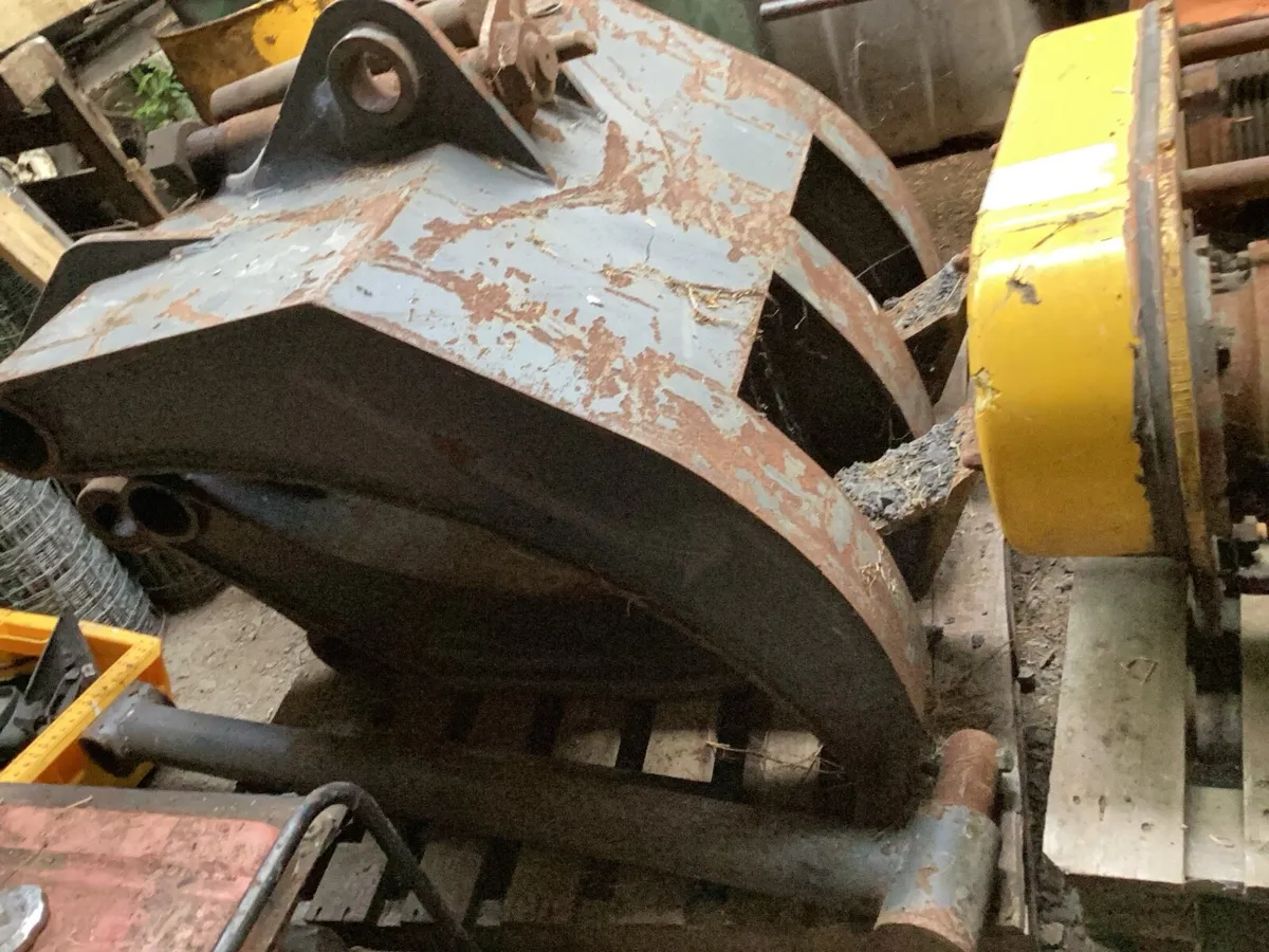 Digger manual grab. - Image 2