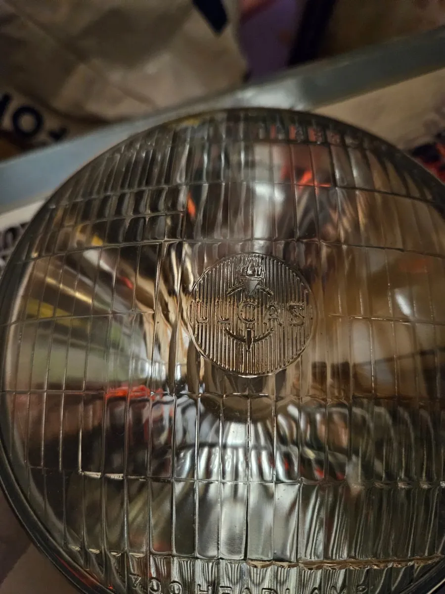 Vintage Car Headlight - Image 4