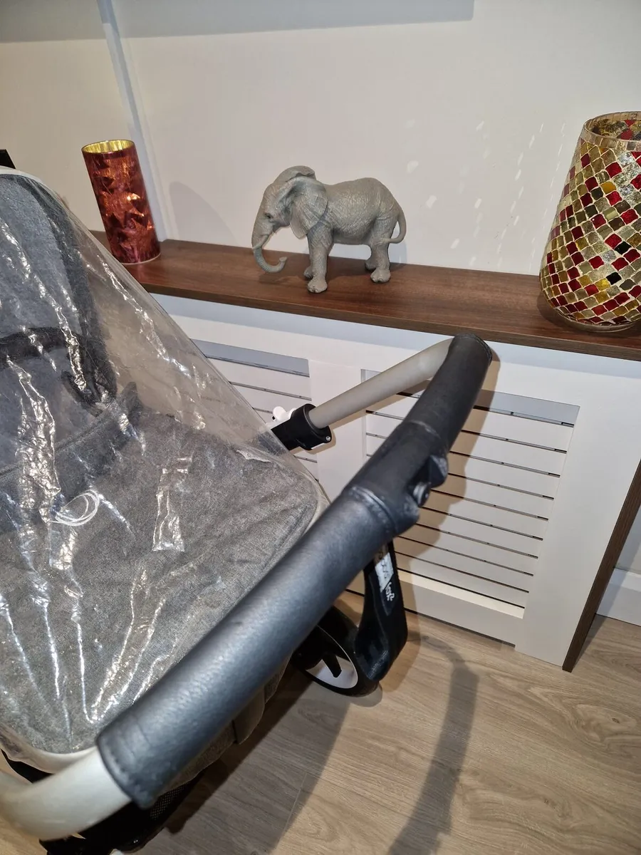 Must See Bugaboo Fox with car seat Immaculate - Image 2