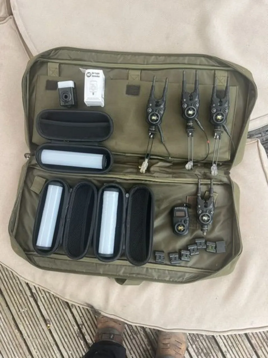 carp fishing 3 rod set up - Image 2