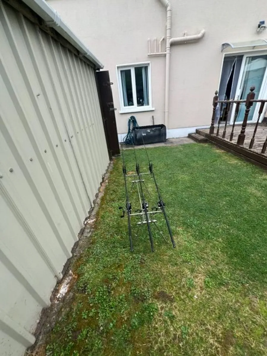 carp fishing 3 rod set up - Image 4