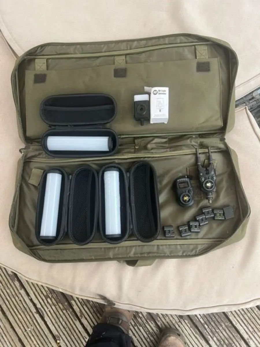 carp fishing 3 rod set up - Image 3