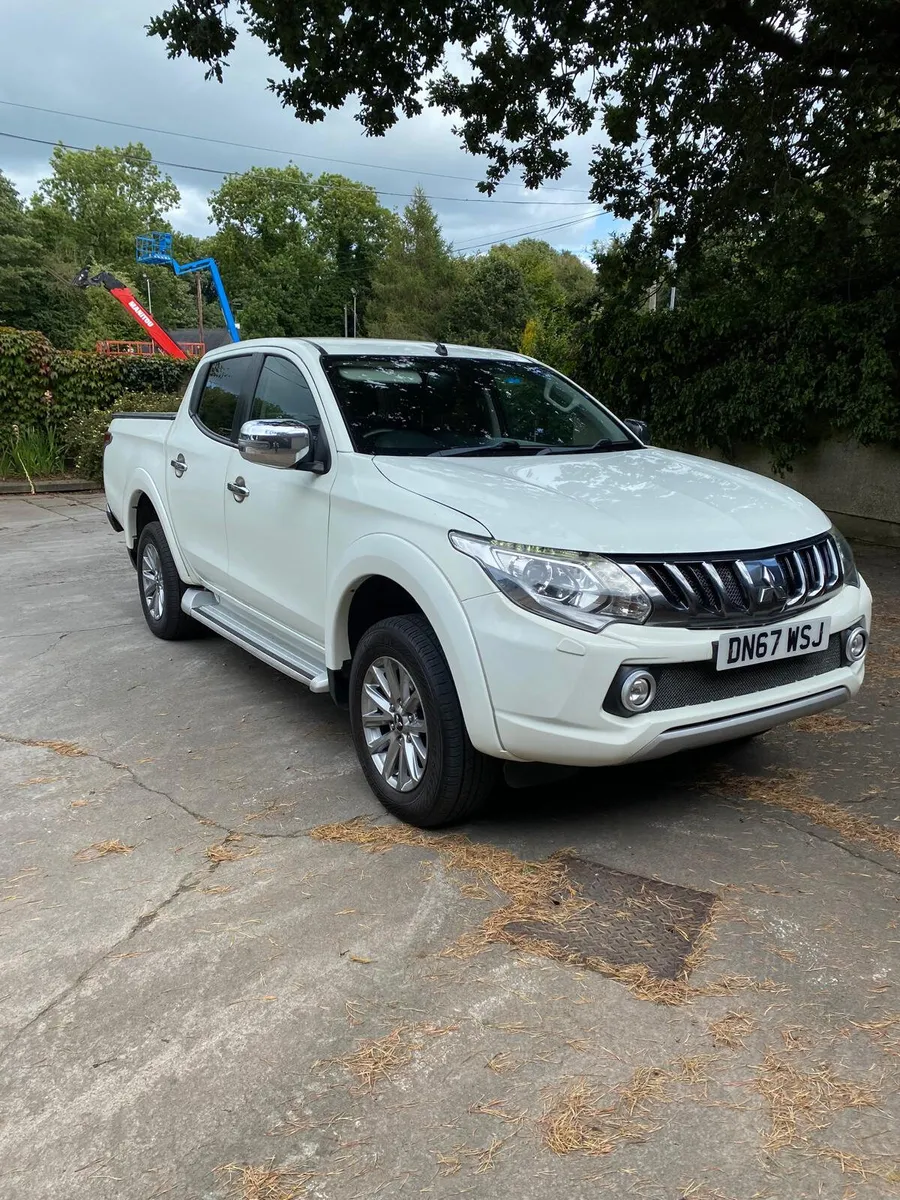 2017 MITSUBISHI L200 BARBARIAN 4X4 PICKUP - Image 4