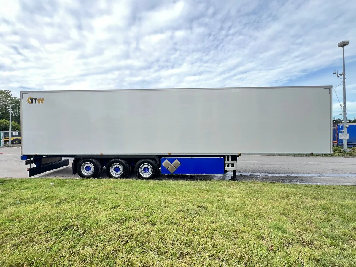 2022 Chereau Fridge Trailer - Image 4