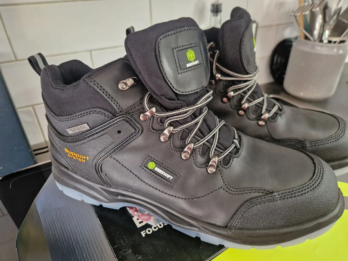Boots - Image 1