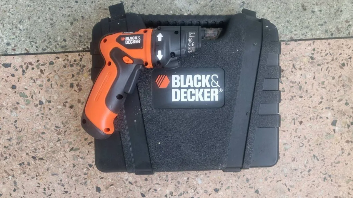 Black & Decker Cordless Screwdriver Set - Image 3