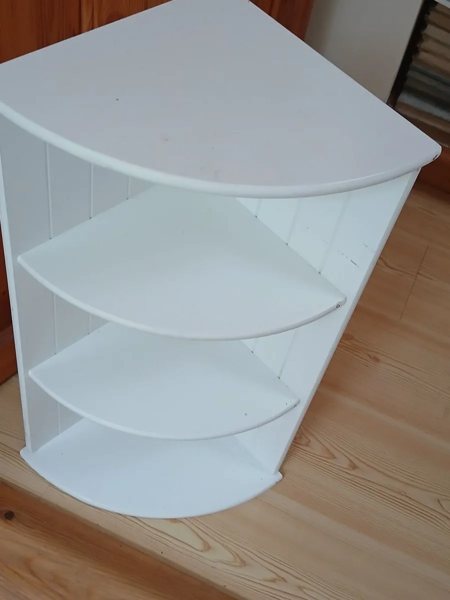Bathroom cabinet and shelves - Image 1