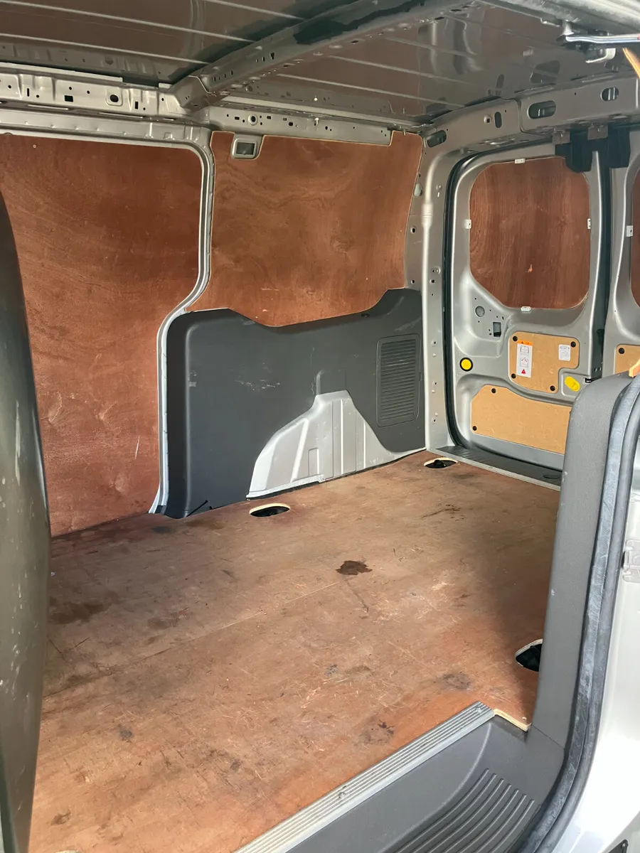 Ford Transit Connect 2022 - Image 3