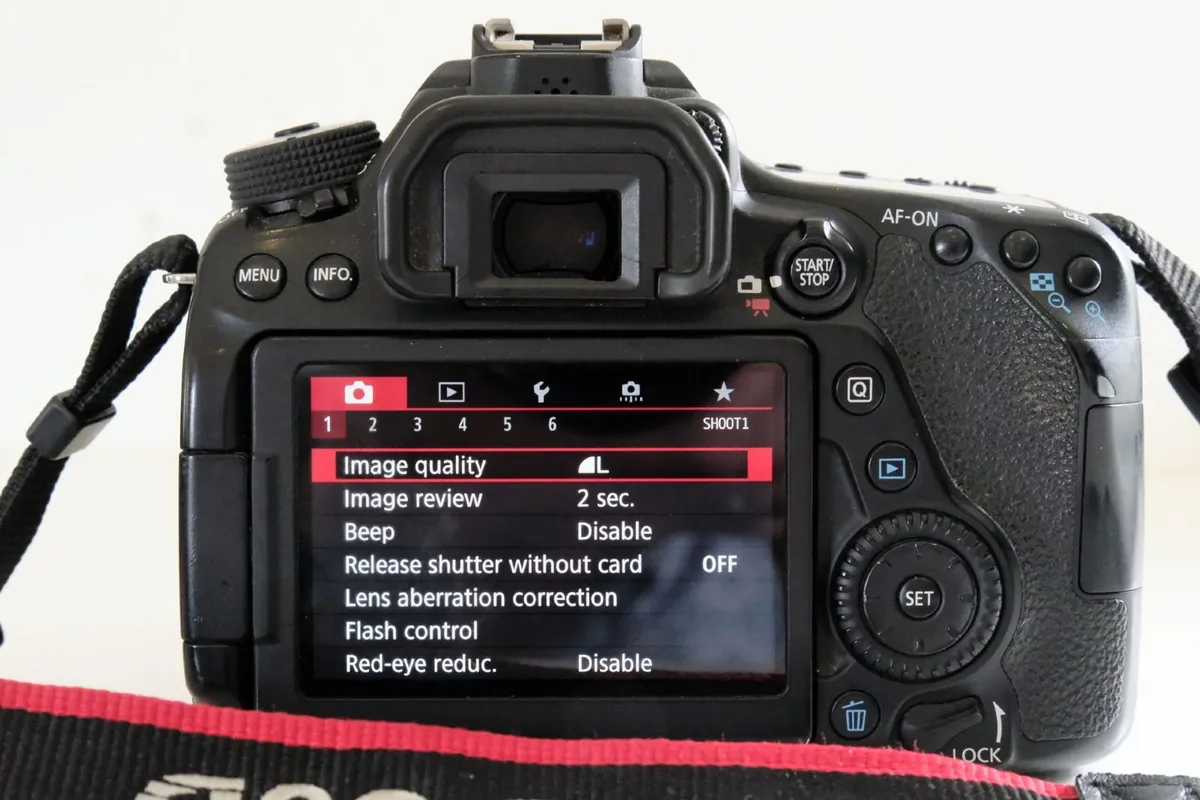 Canon EOS 80D + Sigma 18-250mm Starter Kit - Image 4