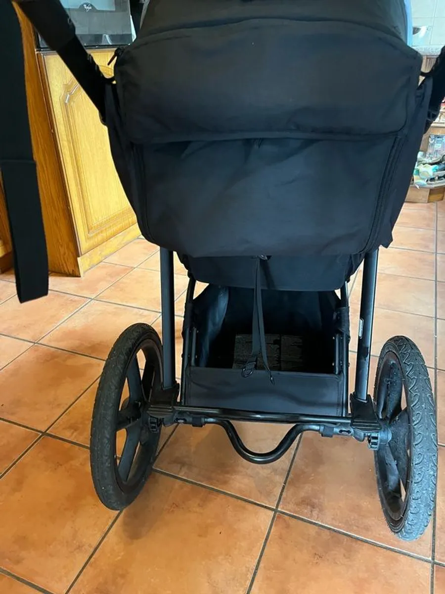 Ickle bubba Venus Prime Jogger I-size travel system and ISOFIX base - Image 4