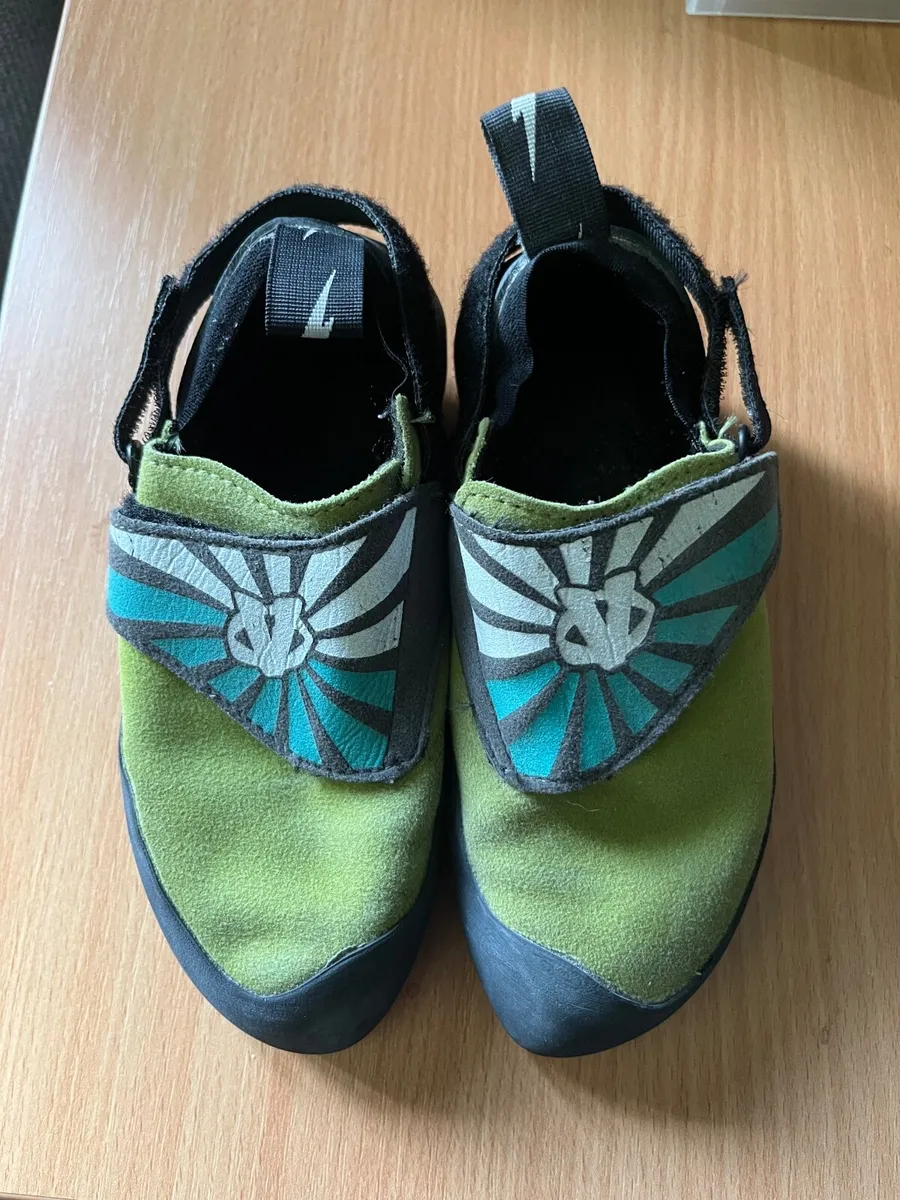 Evolv Kids Climbing Shoes - Size 1 - Image 1