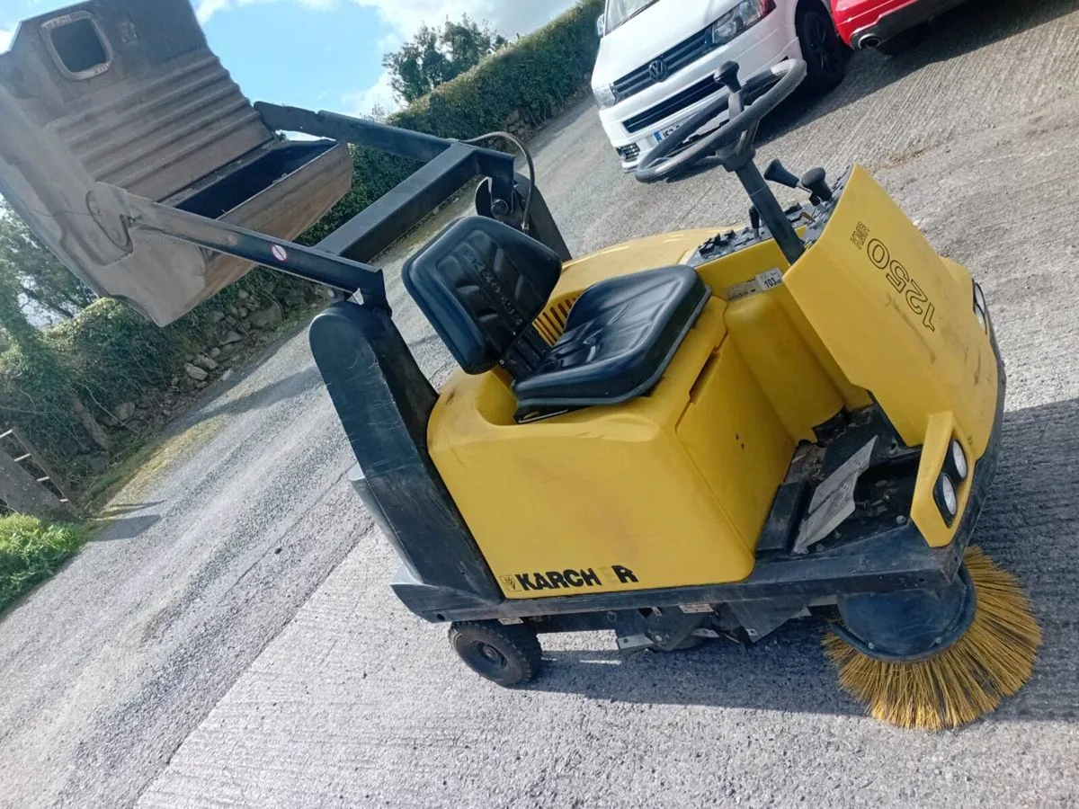 Karcher Yard sweeper - Image 2