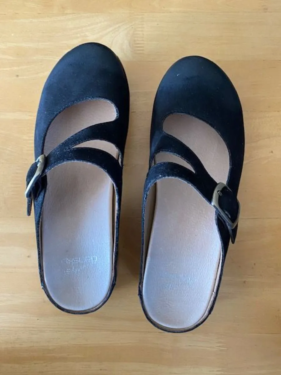 Clogs are new, unboxed, size 38 Black ( look navy - Image 1