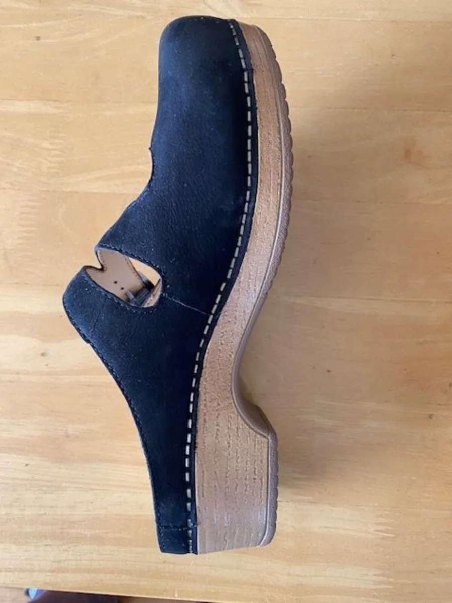 Clogs are new, unboxed, size 38 Black ( look navy - Image 4