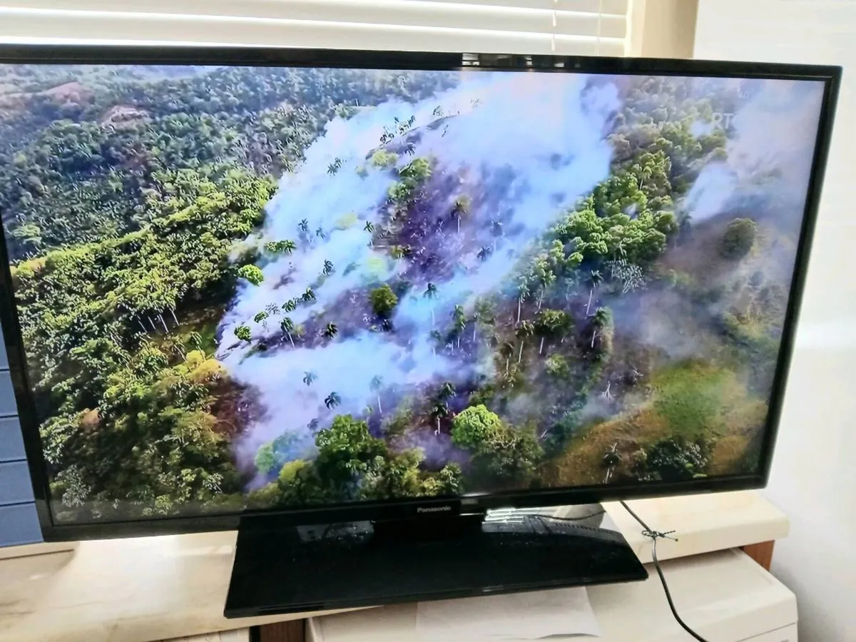 Panasonic 40 inch Saorview hdmi tv, as new. - Image 4