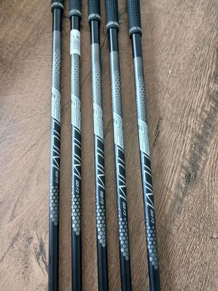 BRAND NEW Cleveland Zipcore XL Graphite Irons - Image 4