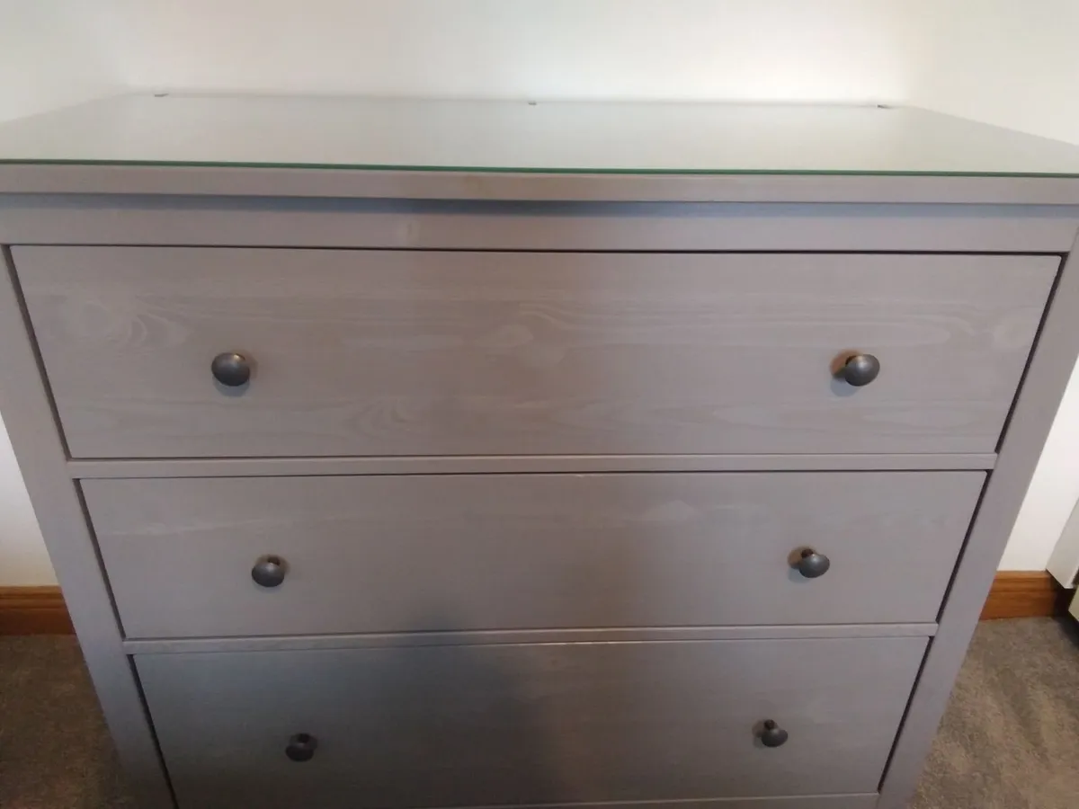 Chest of drawers and Two bedside tables - Image 4