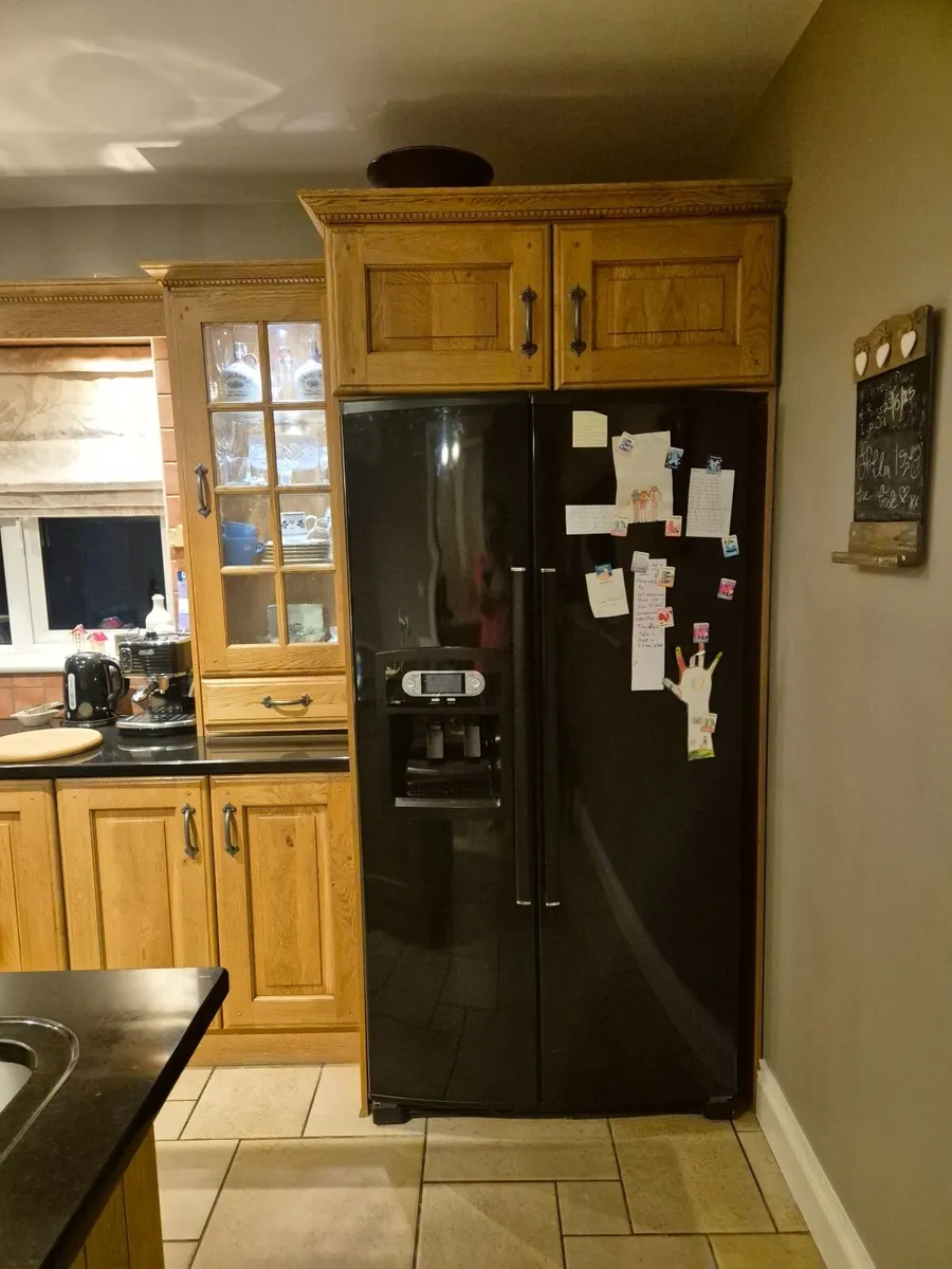 Solid oak fitted kitchen - Image 3