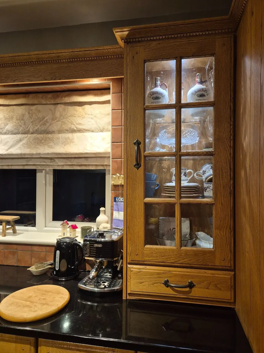 Solid oak fitted kitchen - Image 4