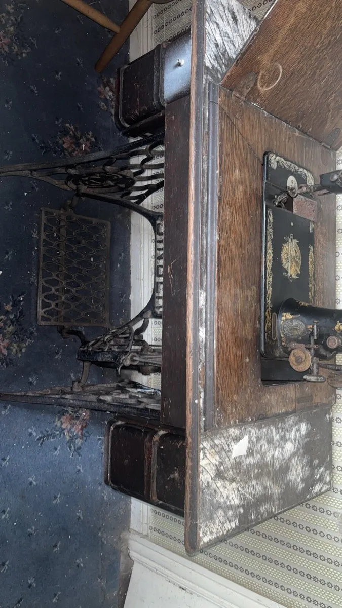 Antique Singer 27k treadle sewing machine - Image 3
