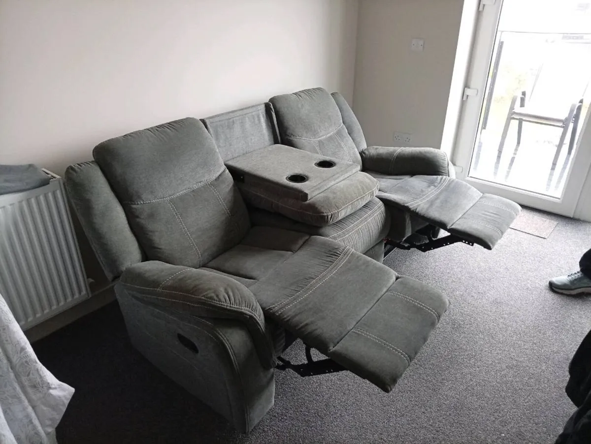 Recliner sofa - Image 3