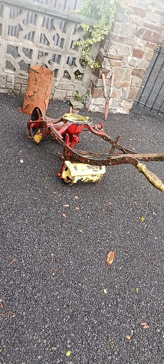 Old seeder - Image 3